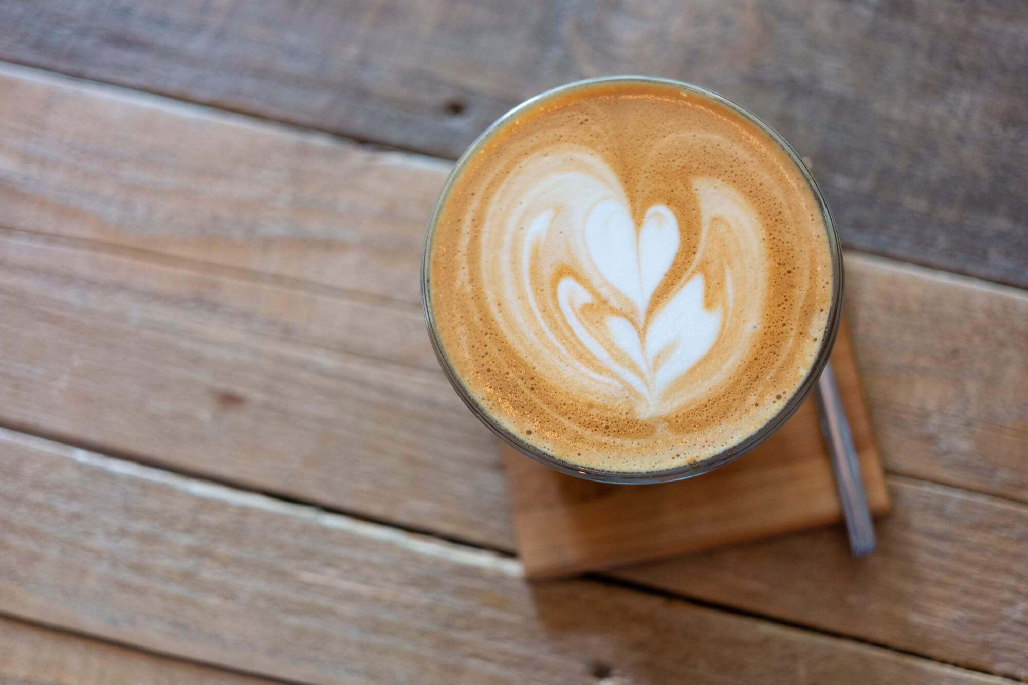 CBD & Kaffee - Zwei Substanzen mit Geschichte